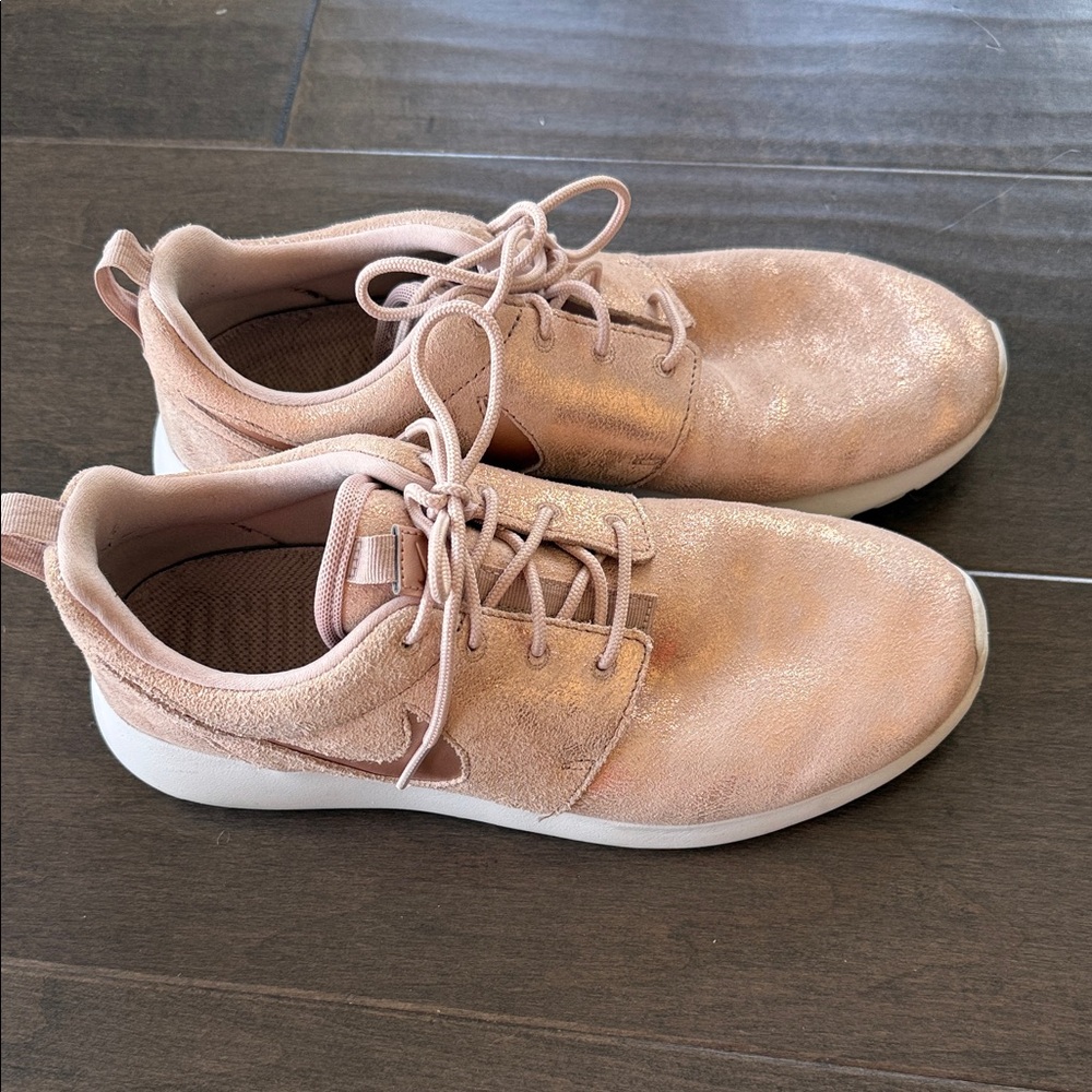 Nike Metallic Pink Sneakers